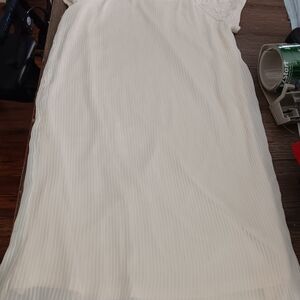 Girls Size Large, DSigned Elegant Yellow Sleeveless Dress